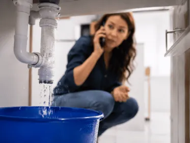 ¿Qué hacer si sufres una fuga de agua en casa? Guía completa para actuar rápido y minimizar los daños